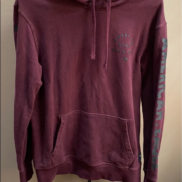 🦅American Eagle Size S🦅
Burgundy/Maroon Hoodie - Picture 11 of 11